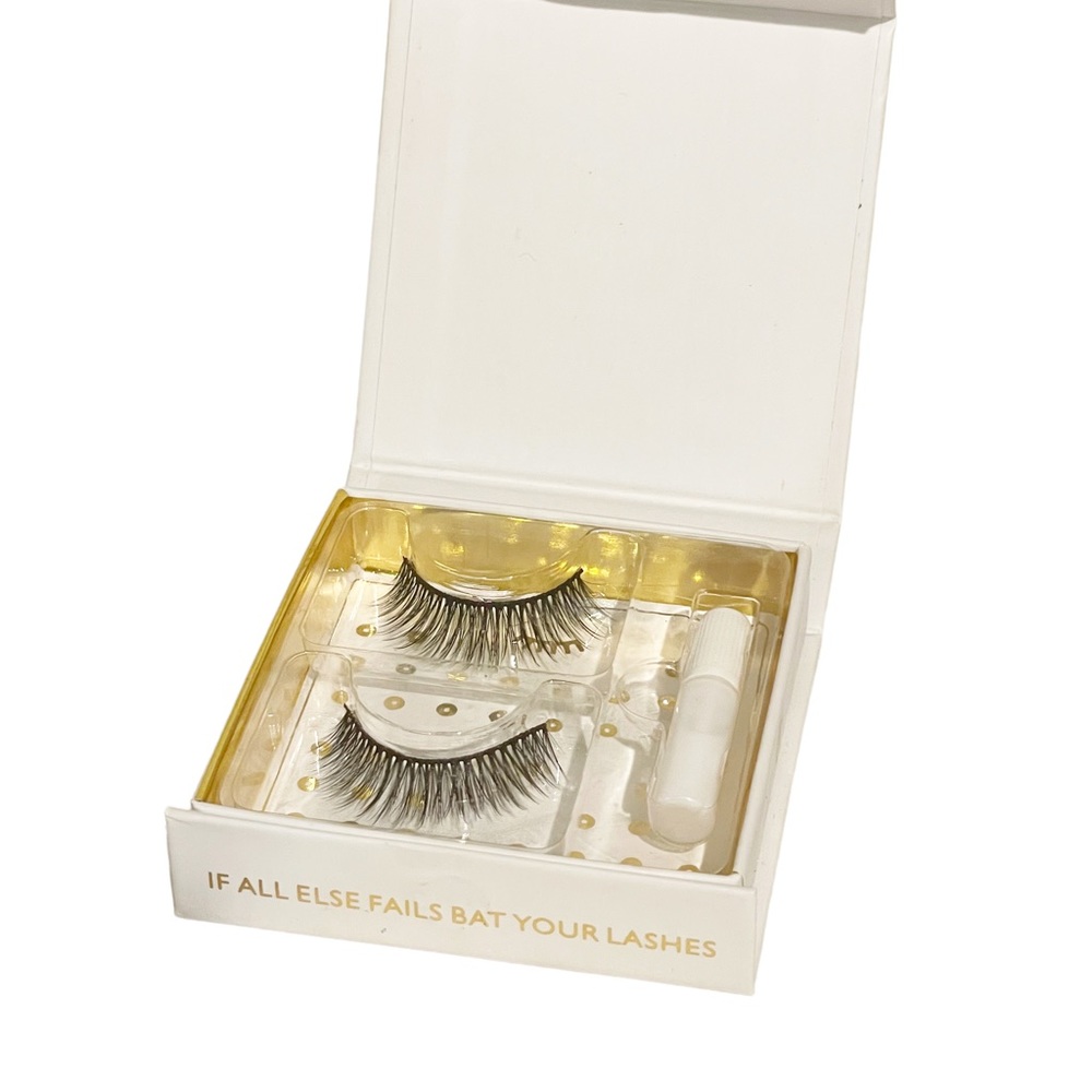 Battington 3D Silk Lashes With‎ Mini Glue Monroe False Eyelashes New NWT